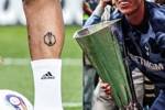 约翰逊的新文身&mdash;&mdash;欧联杯奖杯🏆